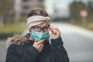 woman with face mask