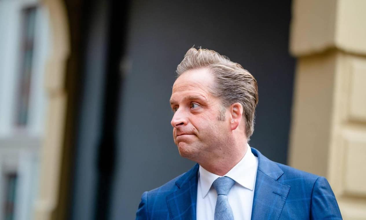Na deze speech was Hugo de Jonge als een losgelaten ballon het raam uitgevlogen…