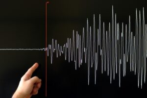 8.2 magnitude earthquake off Alaskan peninsula, tsunami warning