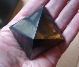 warning against Shungite stone - occult magic