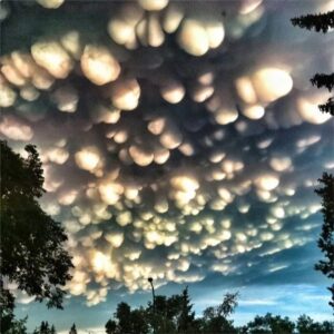 strange cloud formation in the sky using frequencies - Mammatus clouds